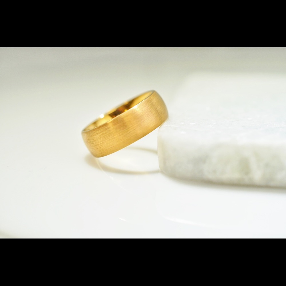 Tungsten carbide 8mm wedding band